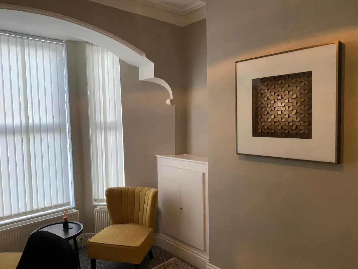 Victorian South Belfast Area Lisburn Road 3 Double Bedrooms - Great Transport Links