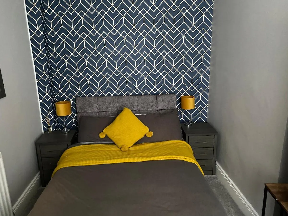 Holiday home Victorian South Belfast Area Lisburn Road 3 Double Bedrooms - Great Transport Links